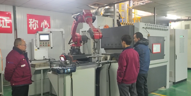 六安喷砂机在模具清理中的专业应用